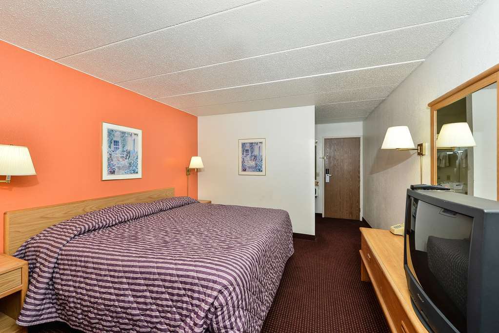 Americas Best Value Inn - Omaha Room photo